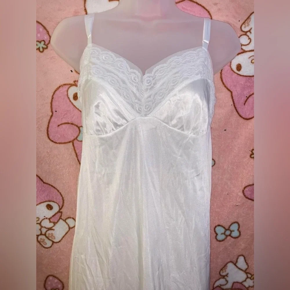 ☆ vintage white satin lace trim slip dress with adjustable straps ☆ - Picture 3 of 8